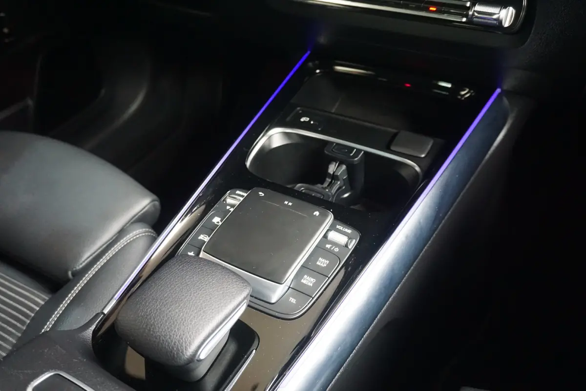 180 Premium | Achteruitrijcamera | Cruise control | Navigatie