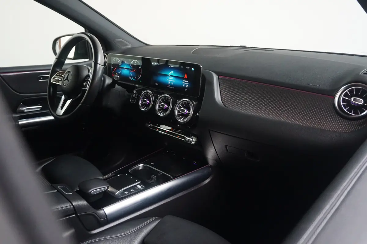 180 Premium | Achteruitrijcamera | Cruise control | Navigatie