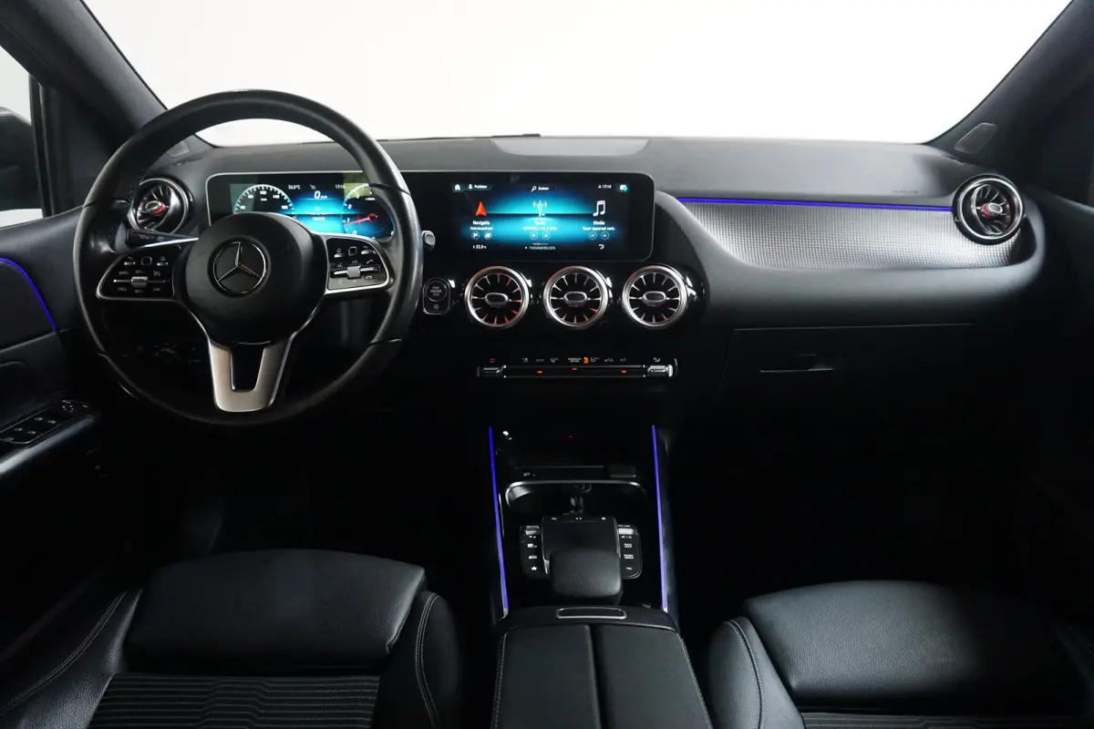180 Premium | Achteruitrijcamera | Cruise control | Navigatie