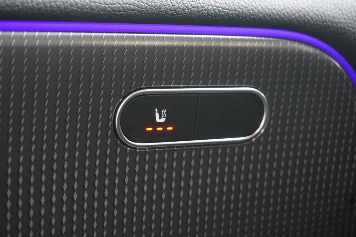 180 Premium | Achteruitrijcamera | Cruise control | Navigatie