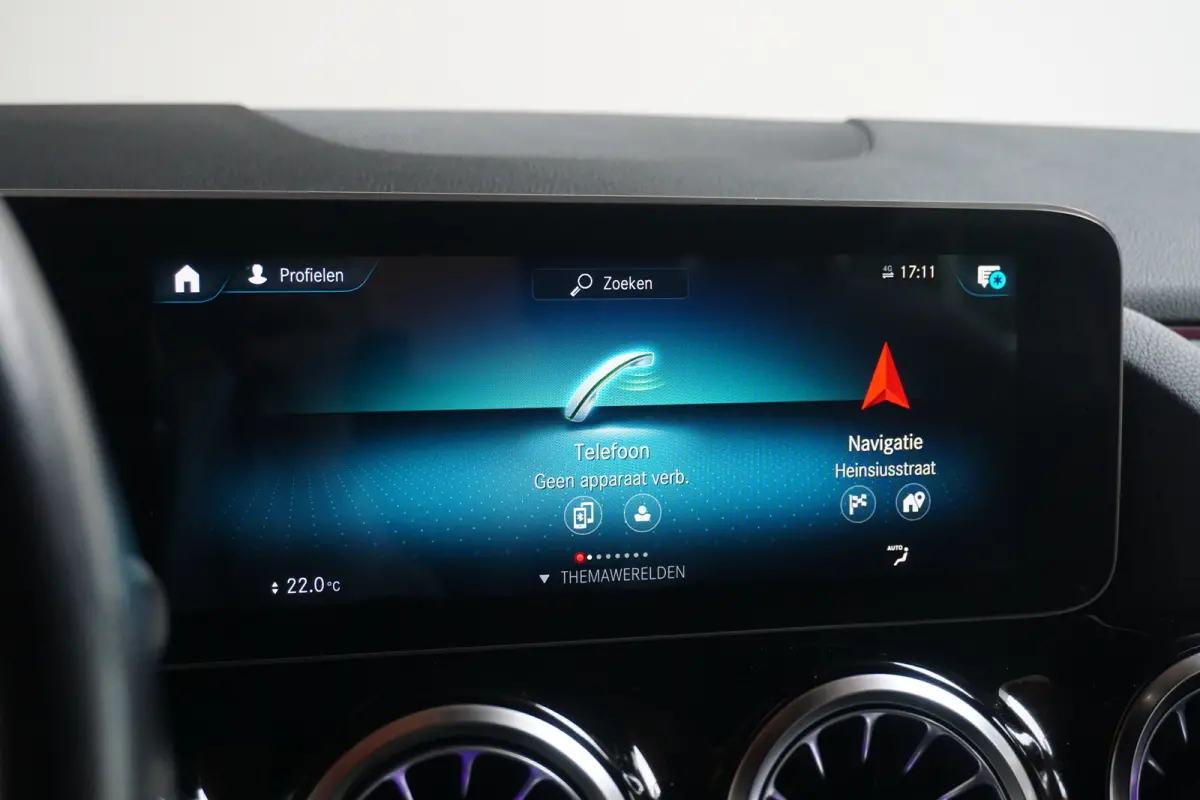 180 Premium | Achteruitrijcamera | Cruise control | Navigatie
