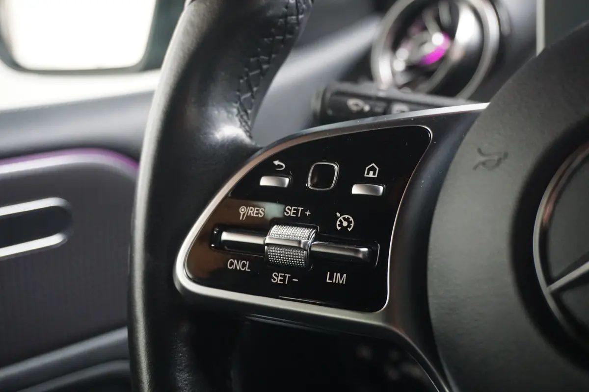 180 Premium | Achteruitrijcamera | Cruise control | Navigatie