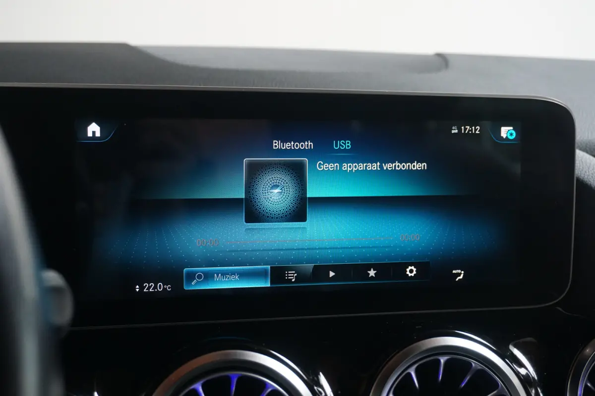 180 Premium | Achteruitrijcamera | Cruise control | Navigatie