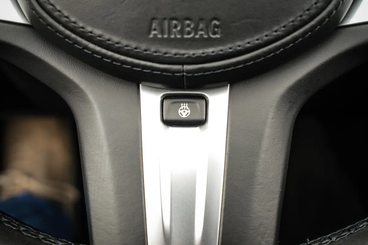 SDrive20i M-Sport | Harman & Kardon | CarPlay | Navi | Leder | Stuurwielverw. |