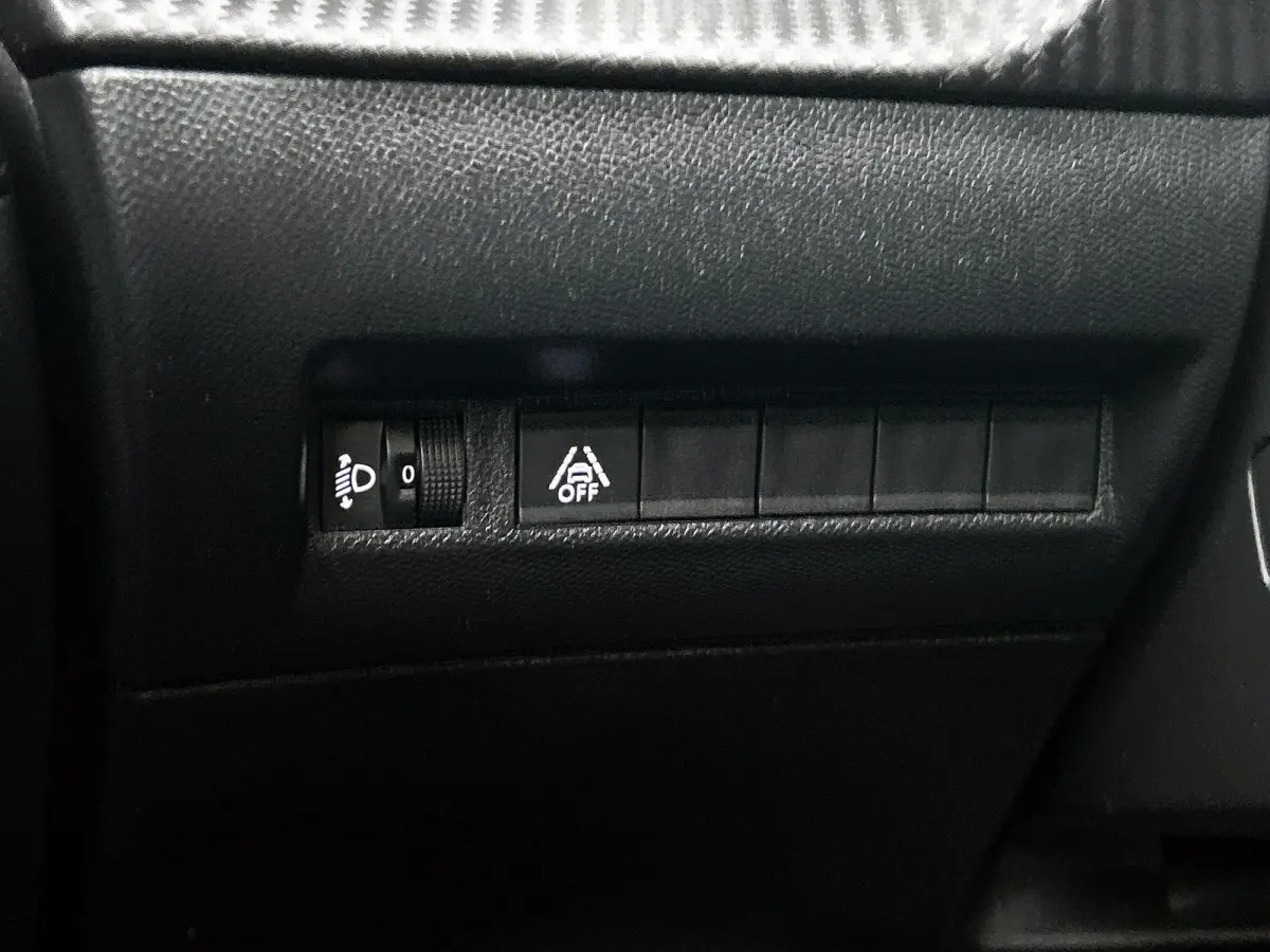 Allure Pack 100pk Automaat | Lage kilometerstand! | Navigatie | Achteruitrijcamera | 3D Cockpit | Climate Control | Cruise Control | Parkeersensoren | Keyless start | Apple Carplay / Android