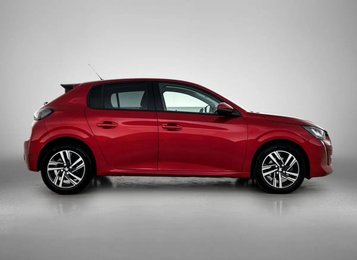 Allure Pack 100pk Automaat | Lage kilometerstand! | Navigatie | Achteruitrijcamera | 3D Cockpit | Climate Control | Cruise Control | Parkeersensoren | Keyless start | Apple Carplay / Android