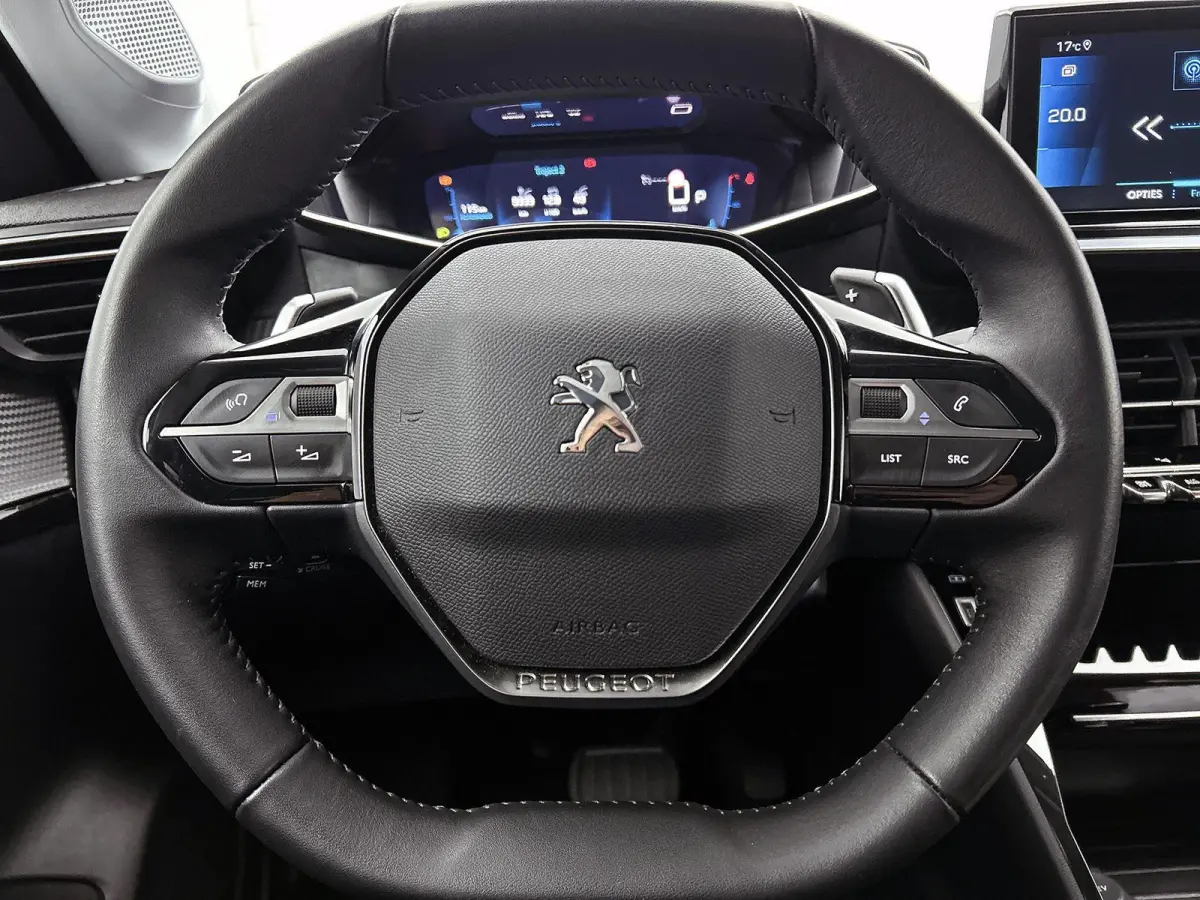 Allure Pack 100pk Automaat | Lage kilometerstand! | Navigatie | Achteruitrijcamera | 3D Cockpit | Climate Control | Cruise Control | Parkeersensoren | Keyless start | Apple Carplay / Android