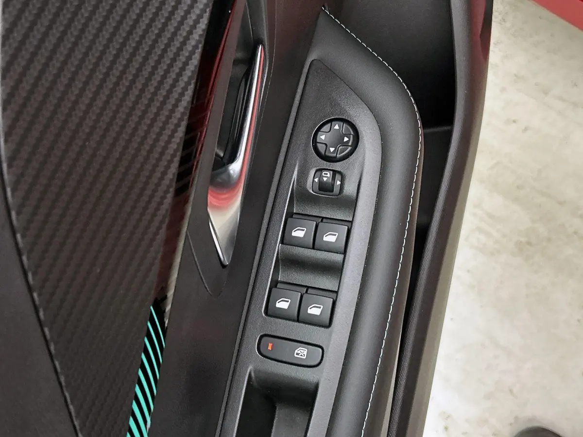 Allure Pack 100pk Automaat | Lage kilometerstand! | Navigatie | Achteruitrijcamera | 3D Cockpit | Climate Control | Cruise Control | Parkeersensoren | Keyless start | Apple Carplay / Android