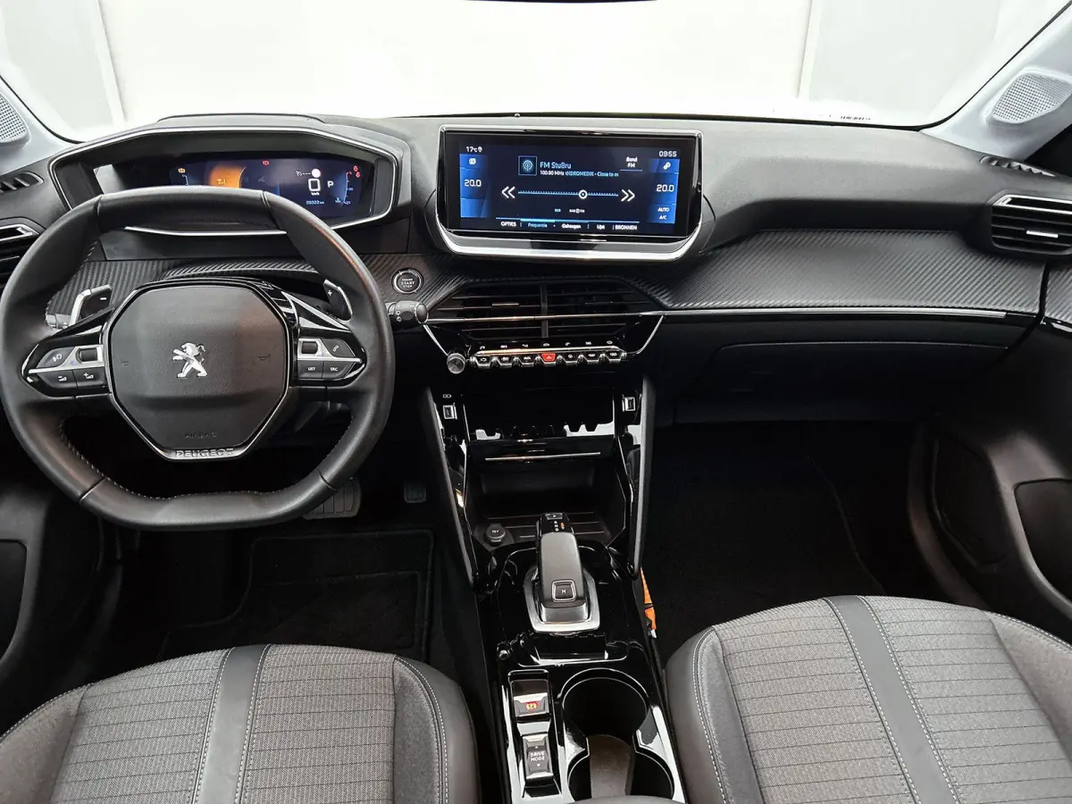 Allure Pack 100pk Automaat | Lage kilometerstand! | Navigatie | Achteruitrijcamera | 3D Cockpit | Climate Control | Cruise Control | Parkeersensoren | Keyless start | Apple Carplay / Android