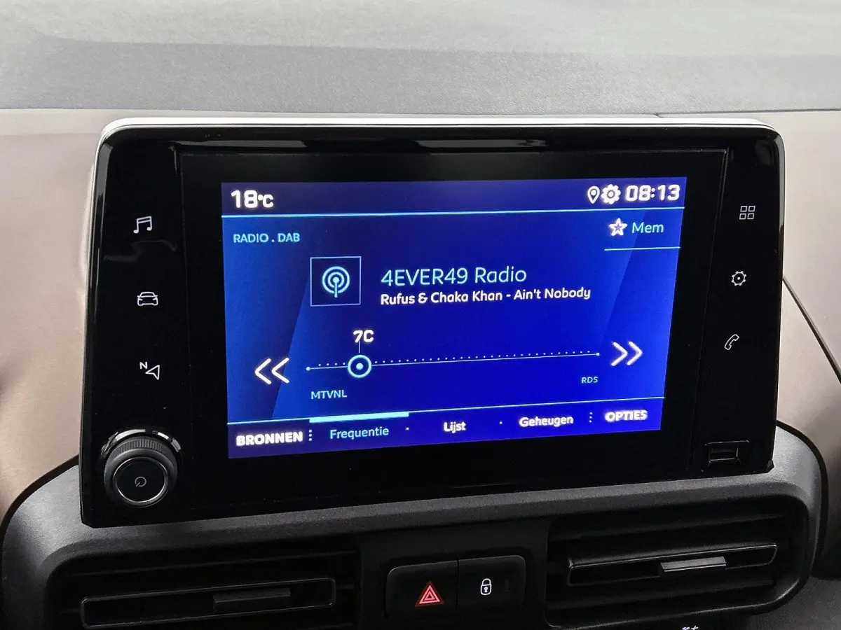 GT 130pk Automaat | Navigatie via Apple Carplay / Android Auto | Achteruitrijcamera | Climate Control | Cruise Control | Parkeersensoren v+a | Dodehoeksensor | Keyless | Elektrisch inklapbar