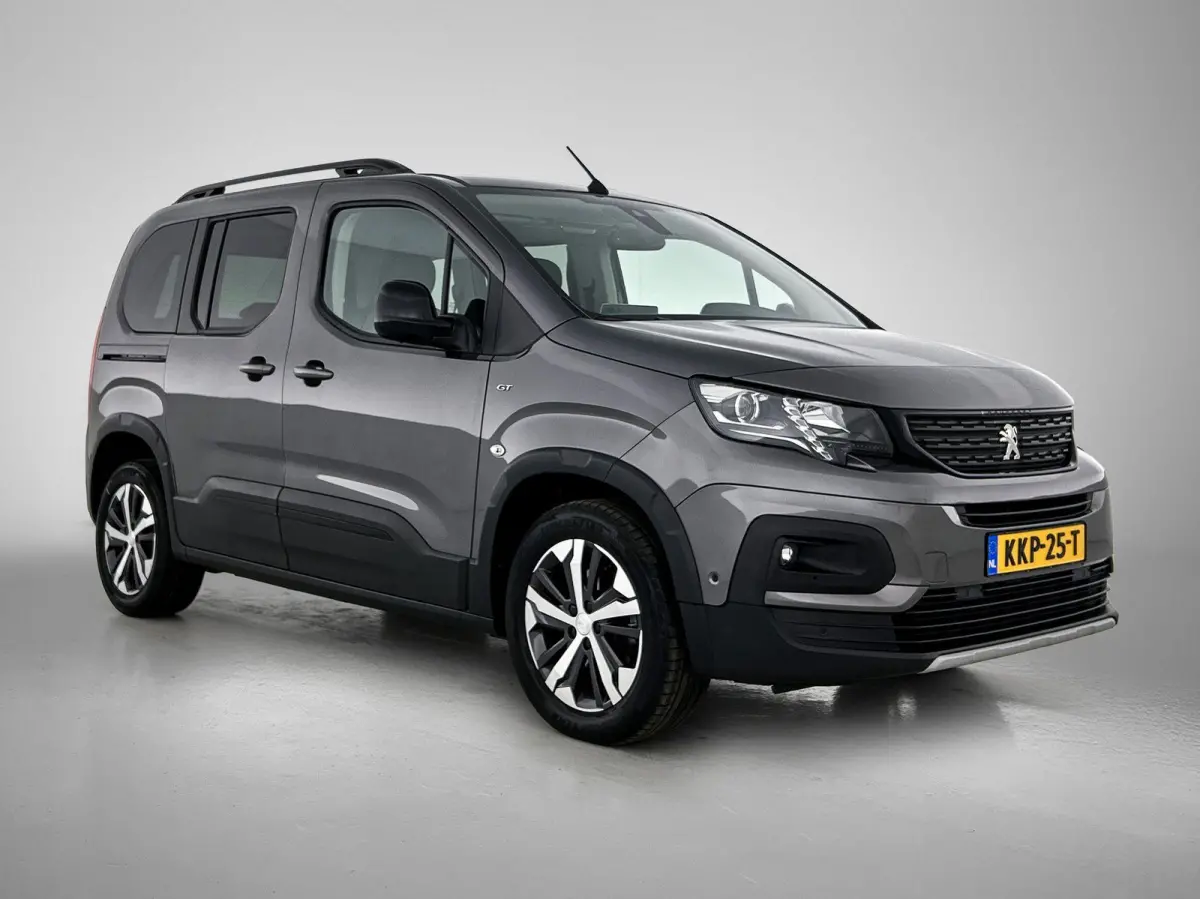 GT 130pk Automaat | Navigatie via Apple Carplay / Android Auto | Achteruitrijcamera | Climate Control | Cruise Control | Parkeersensoren v+a | Dodehoeksensor | Keyless | Elektrisch inklapbar