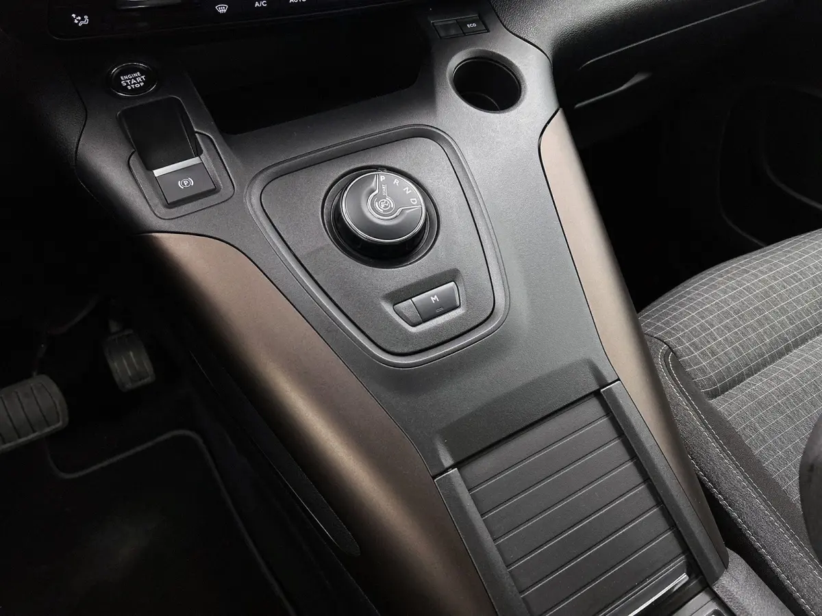 GT 130pk Automaat | Navigatie via Apple Carplay / Android Auto | Achteruitrijcamera | Climate Control | Cruise Control | Parkeersensoren v+a | Dodehoeksensor | Keyless | Elektrisch inklapbar