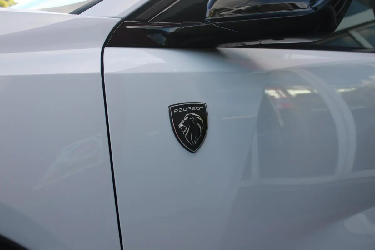 1.2 Hybrid 145PK AUTOMAAT GT | 360° CAMERA | DODEHOEK DETECTIE | KEYLESS ENTRY/START | ADAPTIVE CRUISE CONTROL | NAVIGATIE | DRAADLOZE APPLE CARPLAY/ANDROID AUTO | PARKEERSENSOREN VOOR + AC