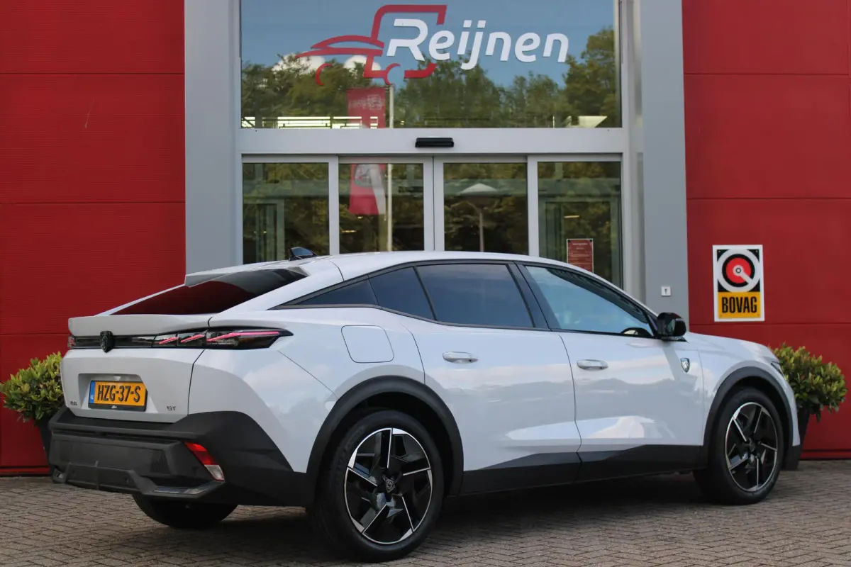 1.2 Hybrid 145PK AUTOMAAT GT | 360° CAMERA | DODEHOEK DETECTIE | KEYLESS ENTRY/START | ADAPTIVE CRUISE CONTROL | NAVIGATIE | DRAADLOZE APPLE CARPLAY/ANDROID AUTO | PARKEERSENSOREN VOOR + AC