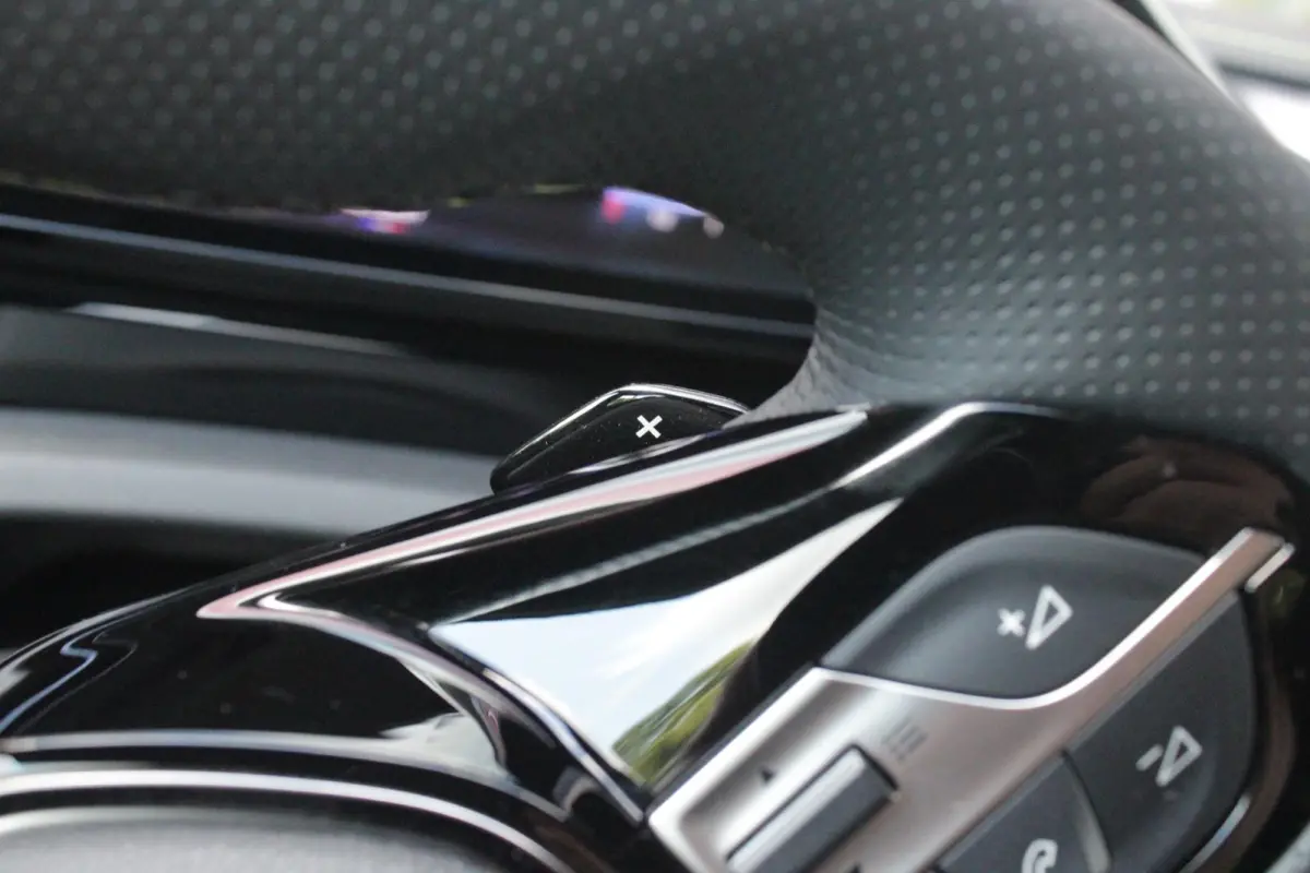 1.2 Hybrid 145PK AUTOMAAT GT | 360° CAMERA | DODEHOEK DETECTIE | KEYLESS ENTRY/START | ADAPTIVE CRUISE CONTROL | NAVIGATIE | DRAADLOZE APPLE CARPLAY/ANDROID AUTO | PARKEERSENSOREN VOOR + AC