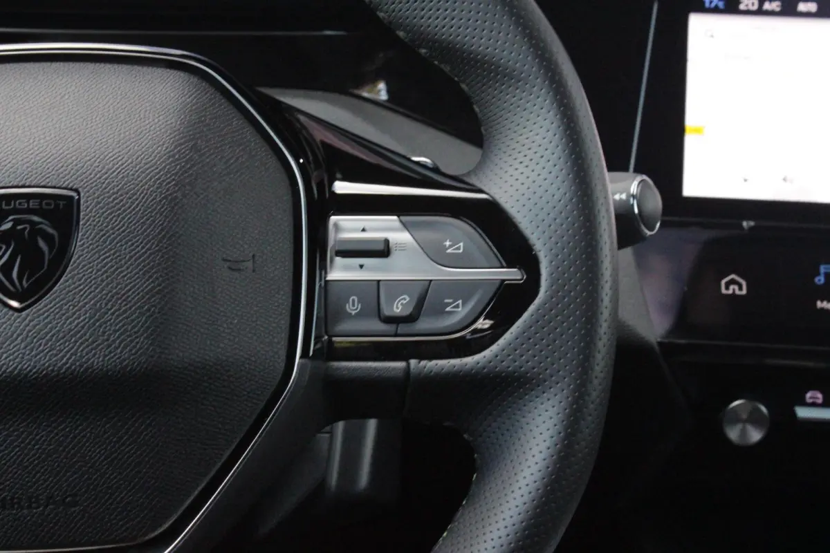1.2 Hybrid 145PK AUTOMAAT GT | 360° CAMERA | DODEHOEK DETECTIE | KEYLESS ENTRY/START | ADAPTIVE CRUISE CONTROL | NAVIGATIE | DRAADLOZE APPLE CARPLAY/ANDROID AUTO | PARKEERSENSOREN VOOR + AC