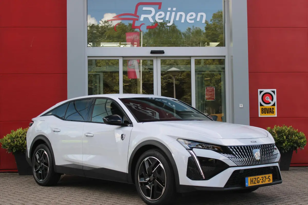 1.2 Hybrid 145PK AUTOMAAT GT | 360° CAMERA | DODEHOEK DETECTIE | KEYLESS ENTRY/START | ADAPTIVE CRUISE CONTROL | NAVIGATIE | DRAADLOZE APPLE CARPLAY/ANDROID AUTO | PARKEERSENSOREN VOOR + AC