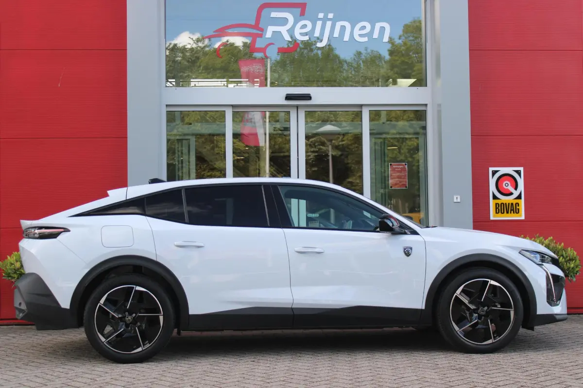 1.2 Hybrid 145PK AUTOMAAT GT | 360° CAMERA | DODEHOEK DETECTIE | KEYLESS ENTRY/START | ADAPTIVE CRUISE CONTROL | NAVIGATIE | DRAADLOZE APPLE CARPLAY/ANDROID AUTO | PARKEERSENSOREN VOOR + AC