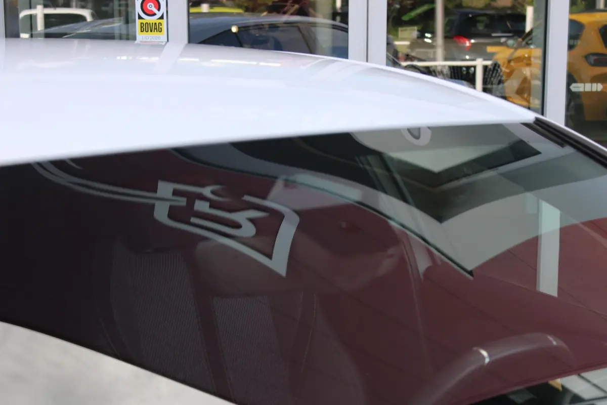 1.2 Hybrid 145PK AUTOMAAT GT | 360° CAMERA | DODEHOEK DETECTIE | KEYLESS ENTRY/START | ADAPTIVE CRUISE CONTROL | NAVIGATIE | DRAADLOZE APPLE CARPLAY/ANDROID AUTO | PARKEERSENSOREN VOOR + AC