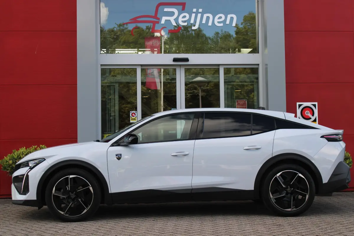 1.2 Hybrid 145PK AUTOMAAT GT | 360° CAMERA | DODEHOEK DETECTIE | KEYLESS ENTRY/START | ADAPTIVE CRUISE CONTROL | NAVIGATIE | DRAADLOZE APPLE CARPLAY/ANDROID AUTO | PARKEERSENSOREN VOOR + AC