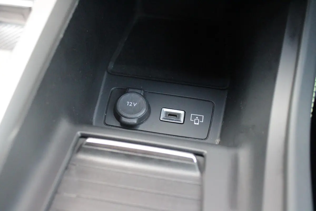 1.2 Hybrid 145PK AUTOMAAT GT | 360° CAMERA | DODEHOEK DETECTIE | KEYLESS ENTRY/START | ADAPTIVE CRUISE CONTROL | NAVIGATIE | DRAADLOZE APPLE CARPLAY/ANDROID AUTO | PARKEERSENSOREN VOOR + AC
