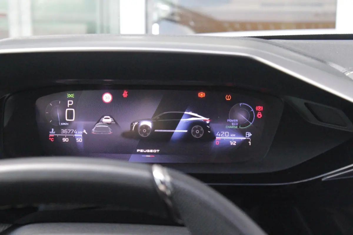 1.2 Hybrid 145PK AUTOMAAT GT | 360° CAMERA | DODEHOEK DETECTIE | KEYLESS ENTRY/START | ADAPTIVE CRUISE CONTROL | NAVIGATIE | DRAADLOZE APPLE CARPLAY/ANDROID AUTO | PARKEERSENSOREN VOOR + AC
