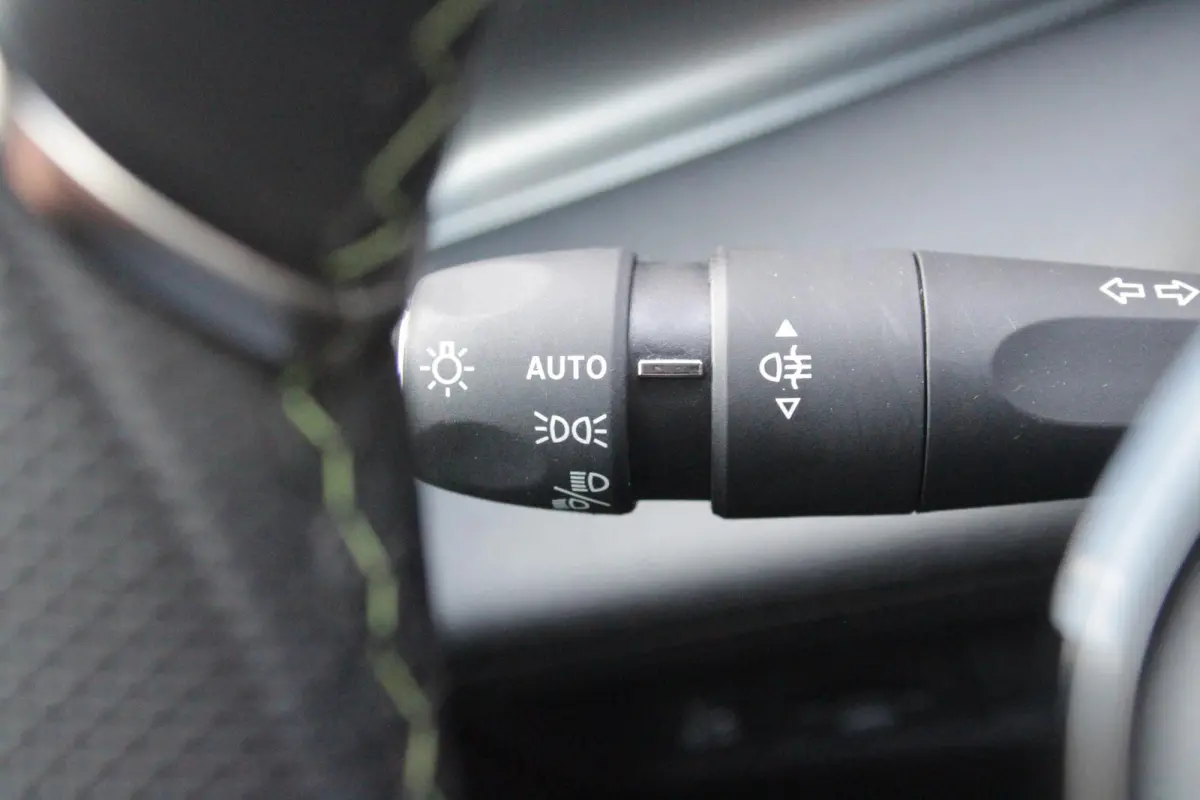 1.2 Hybrid 145PK AUTOMAAT GT | 360° CAMERA | DODEHOEK DETECTIE | KEYLESS ENTRY/START | ADAPTIVE CRUISE CONTROL | NAVIGATIE | DRAADLOZE APPLE CARPLAY/ANDROID AUTO | PARKEERSENSOREN VOOR + AC
