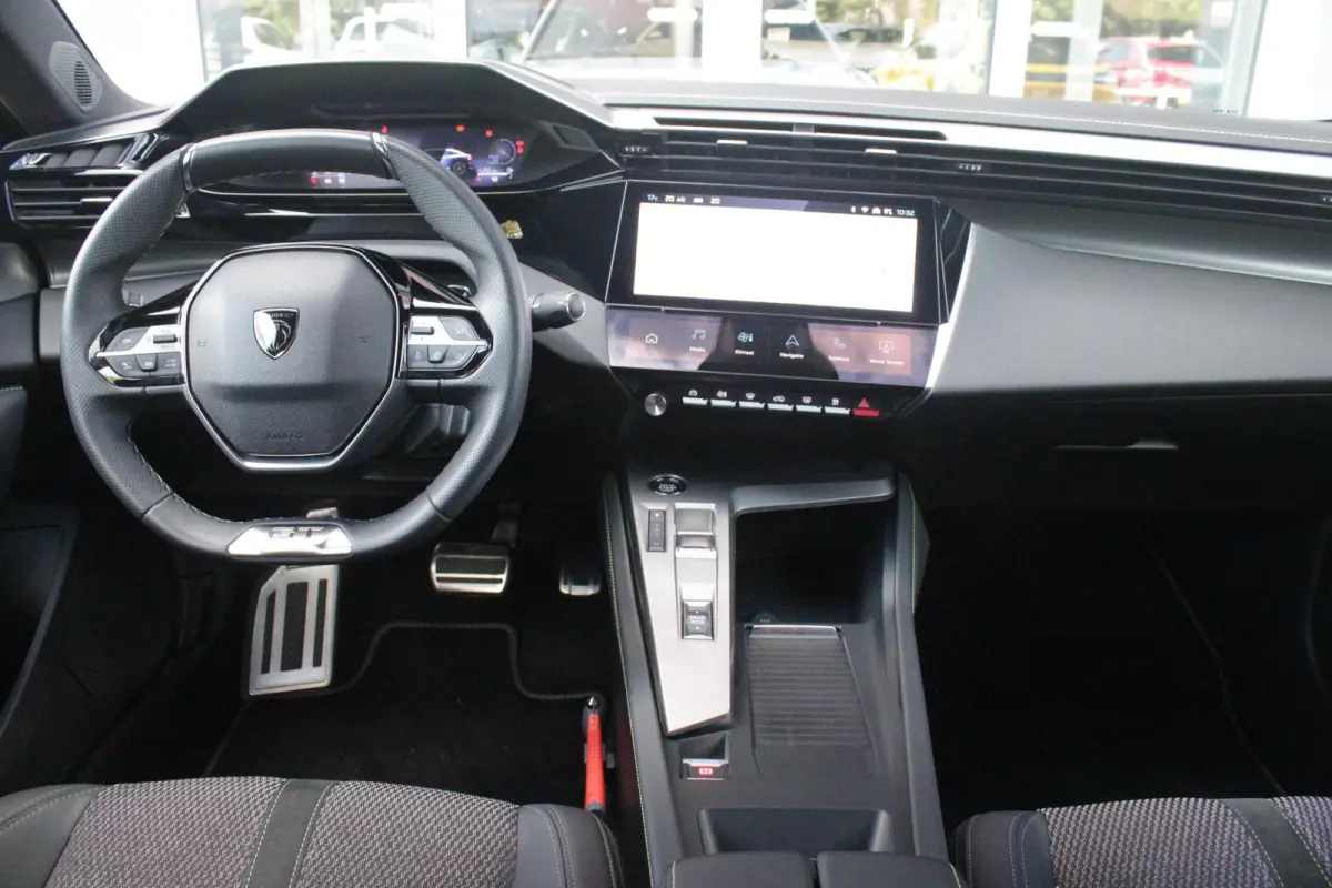 1.2 Hybrid 145PK AUTOMAAT GT | 360° CAMERA | DODEHOEK DETECTIE | KEYLESS ENTRY/START | ADAPTIVE CRUISE CONTROL | NAVIGATIE | DRAADLOZE APPLE CARPLAY/ANDROID AUTO | PARKEERSENSOREN VOOR + AC