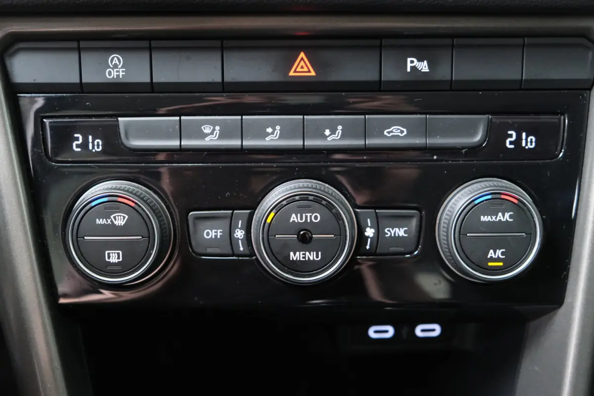 1.0 TSI Style - N.A.P. Airco, Cruise, Navi, PDC, Carplay.