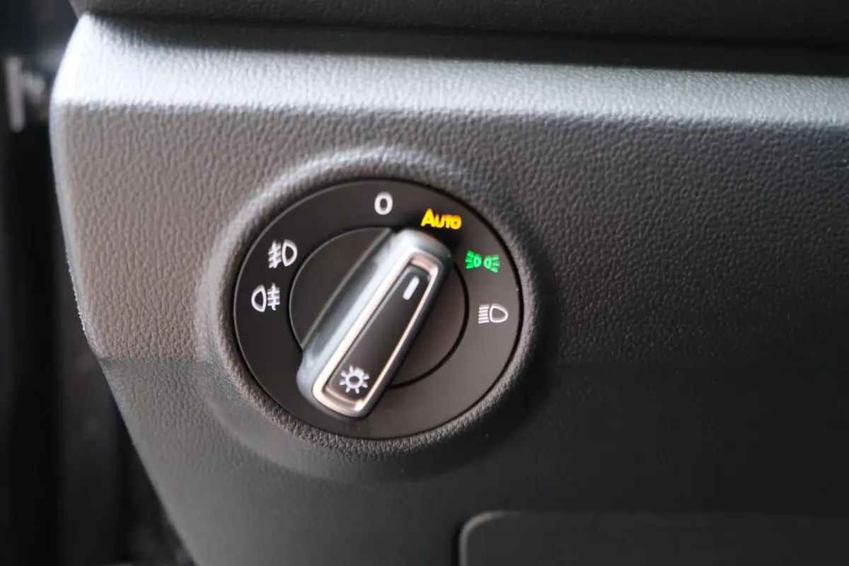 1.0 TSI Style - N.A.P. Airco, Cruise, Navi, PDC, Carplay.