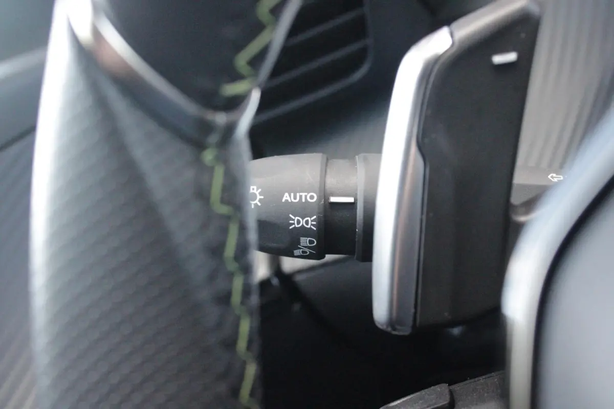 1.2 Hybrid 145PK AUTOMAAT GT | CAMERA VOOR + ACHTER | NAVIGATIE | DRAADLOZE APPLE CARPLAY/ANDROID AUTO | FULL LED KOPLAMPEN | LICHTMETALEN VELGEN 17" | DODEHOEK DETECTIE | DRAADLOZE TELEFOON