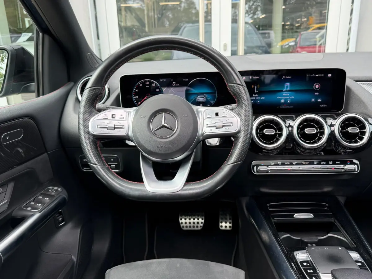 200 Bus. Solution AMG Night|Pano|Carplay|Sfeer|Cam|Trekhaak