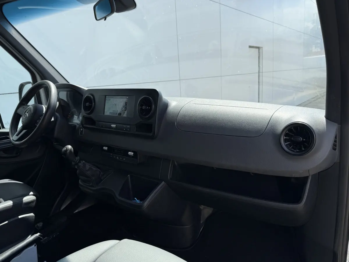 314 2.2 CDI DC Open Laadbak Dubbele Cabine 6-persoons Climate Control Trekhaak Navigatie Carplay Pritische Pickup Open Box
