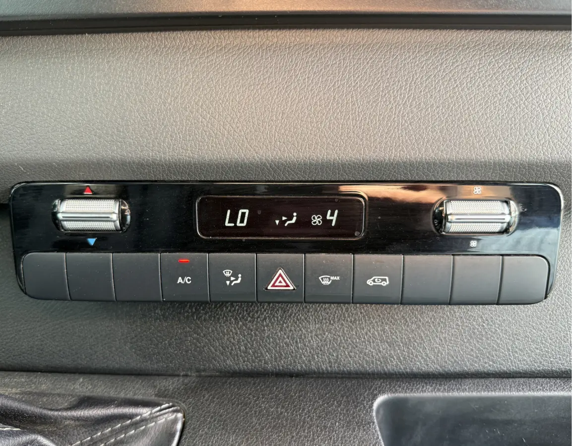 314 2.2 CDI DC Open Laadbak Dubbele Cabine 6-persoons Climate Control Trekhaak Navigatie Carplay Pritische Pickup Open Box
