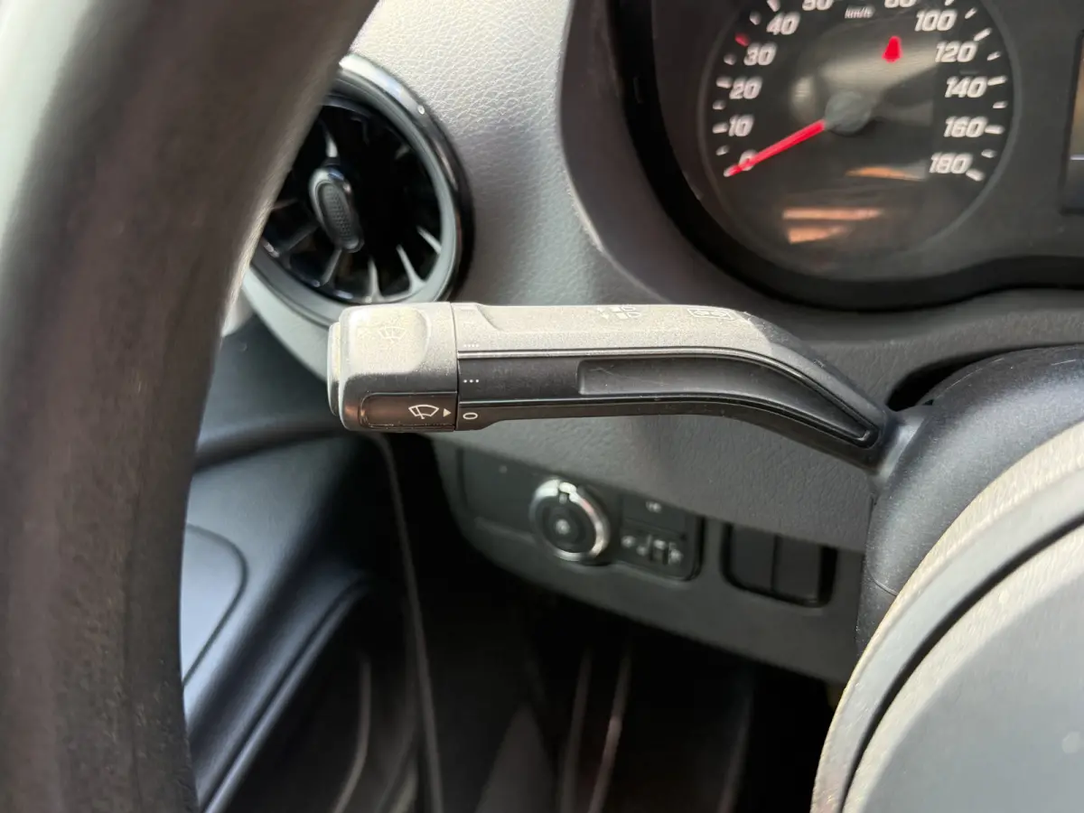 314 2.2 CDI DC Open Laadbak Dubbele Cabine 6-persoons Climate Control Trekhaak Navigatie Carplay Pritische Pickup Open Box