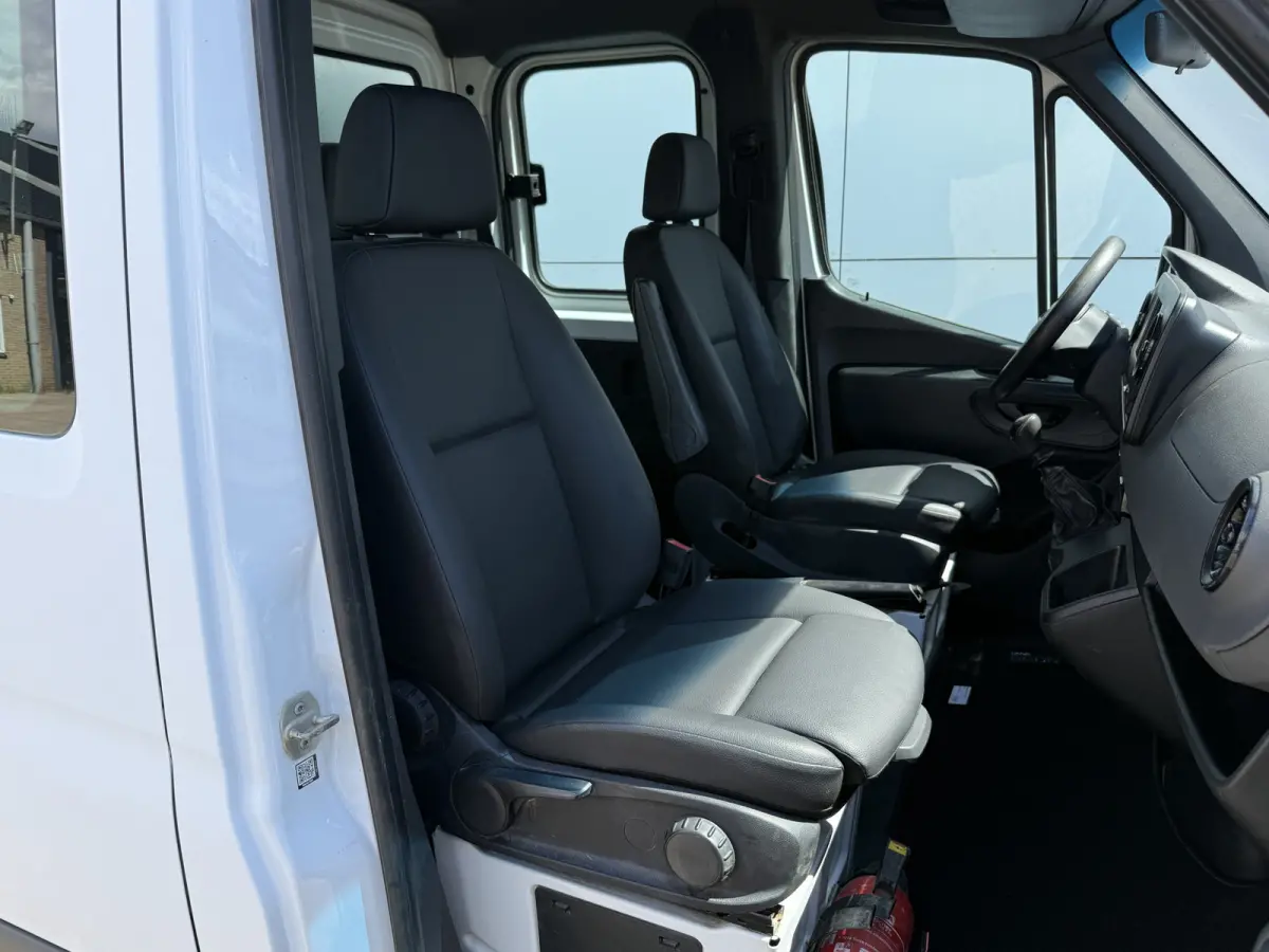 314 2.2 CDI DC Open Laadbak Dubbele Cabine 6-persoons Climate Control Trekhaak Navigatie Carplay Pritische Pickup Open Box