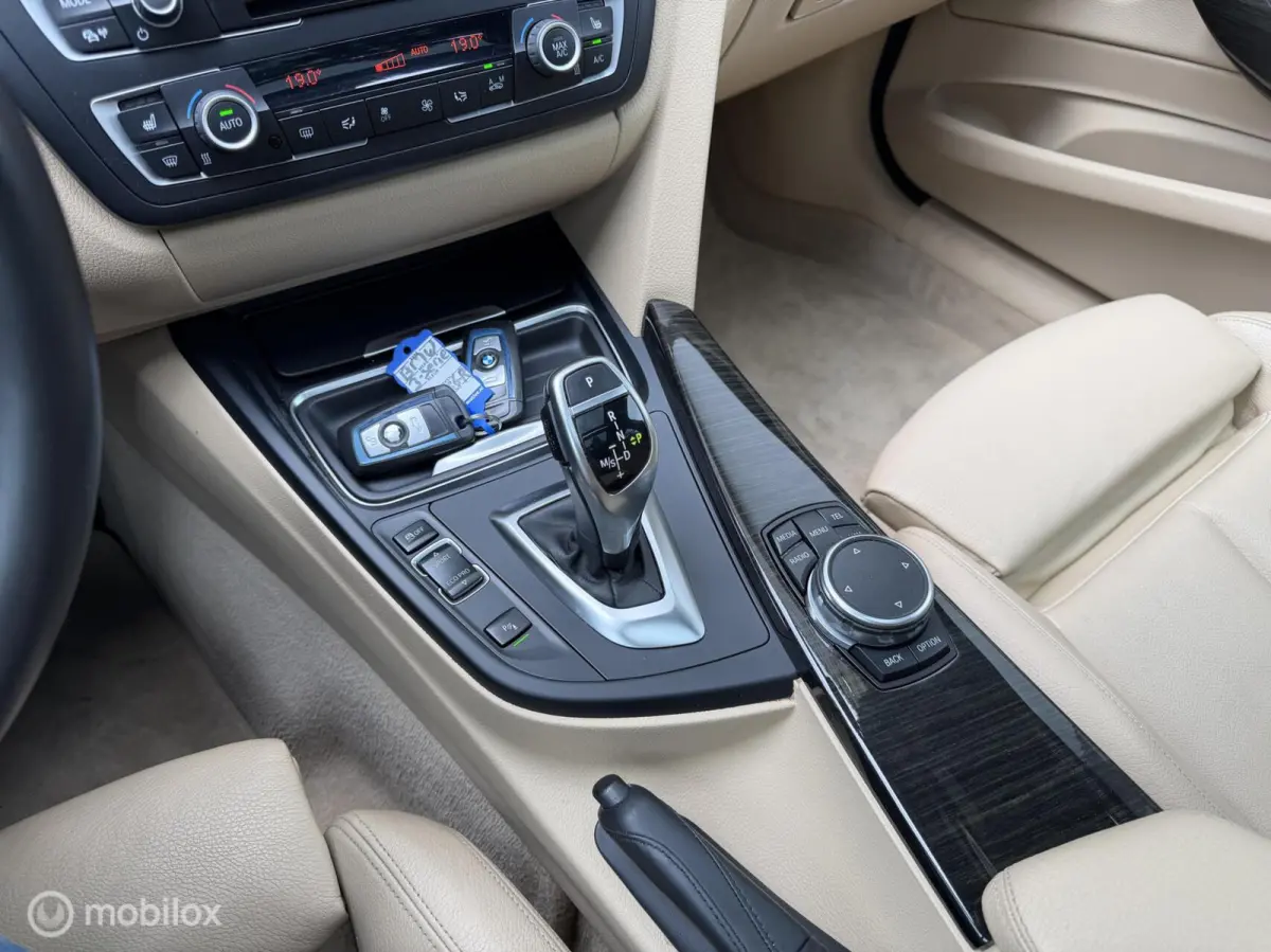 320i M Sport 19'' Pano Stoelverwarming
