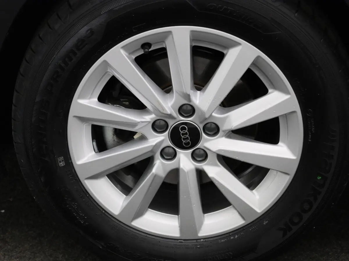 30 TFSI Advanced edition | Adaptive cruise control | Climate control | Audi smartphone interface | Stoelverwarming | Privacy glas | Parkeersensoren | Audi sound system