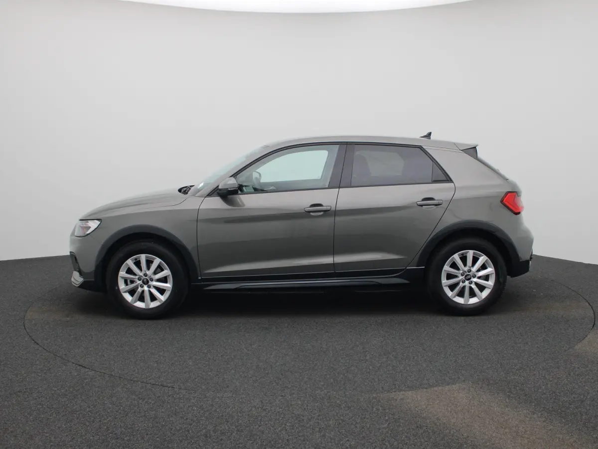 30 TFSI Advanced edition | Adaptive cruise control | Climate control | Audi smartphone interface | Stoelverwarming | Privacy glas | Parkeersensoren | Audi sound system