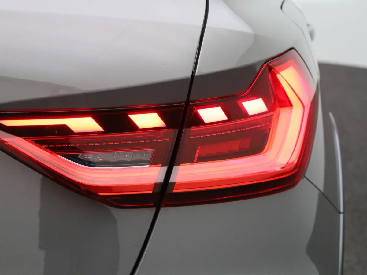 30 TFSI Advanced edition | Adaptive cruise control | Climate control | Audi smartphone interface | Stoelverwarming | Privacy glas | Parkeersensoren | Audi sound system