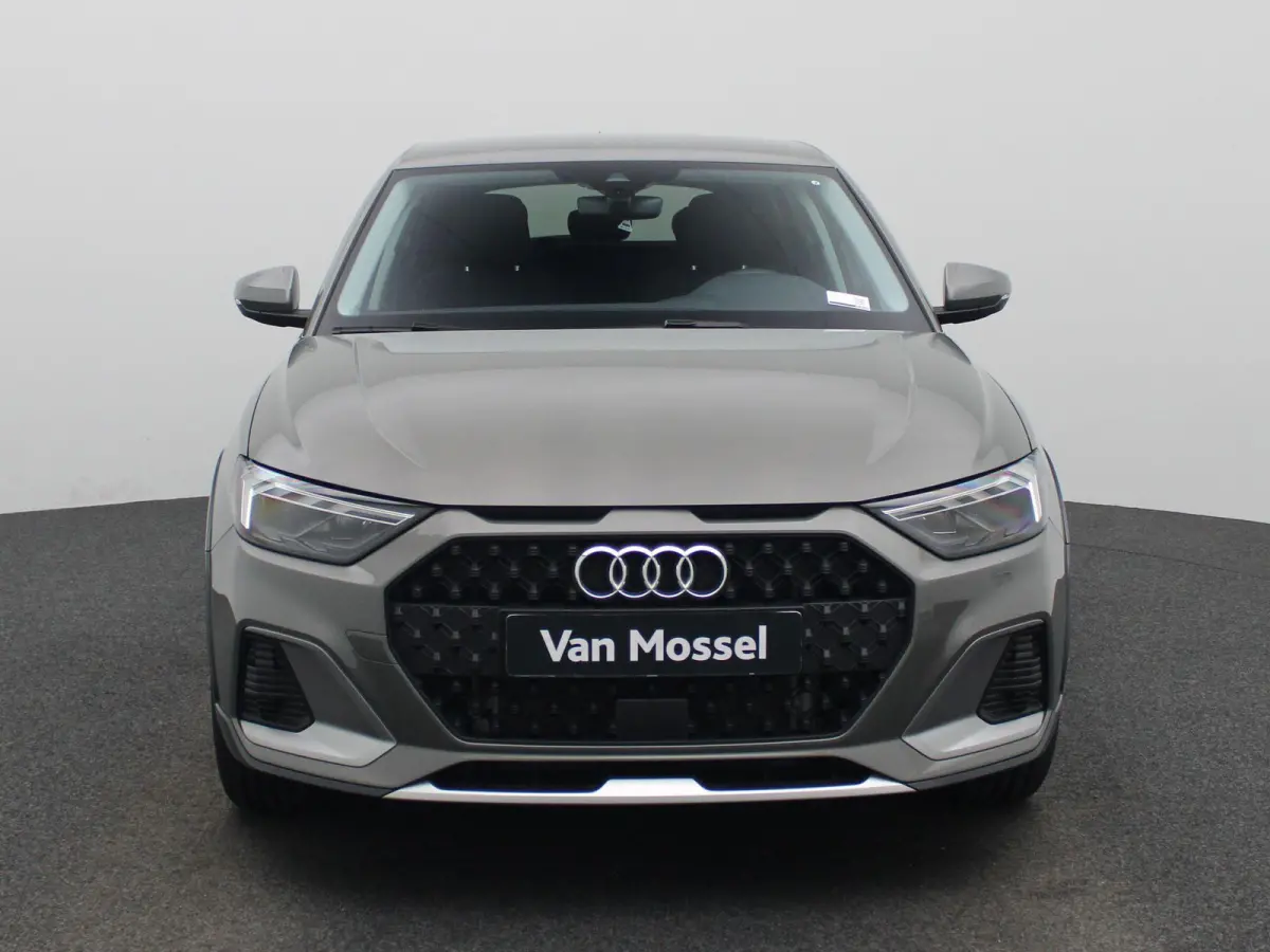 30 TFSI Advanced edition | Adaptive cruise control | Climate control | Audi smartphone interface | Stoelverwarming | Privacy glas | Parkeersensoren | Audi sound system