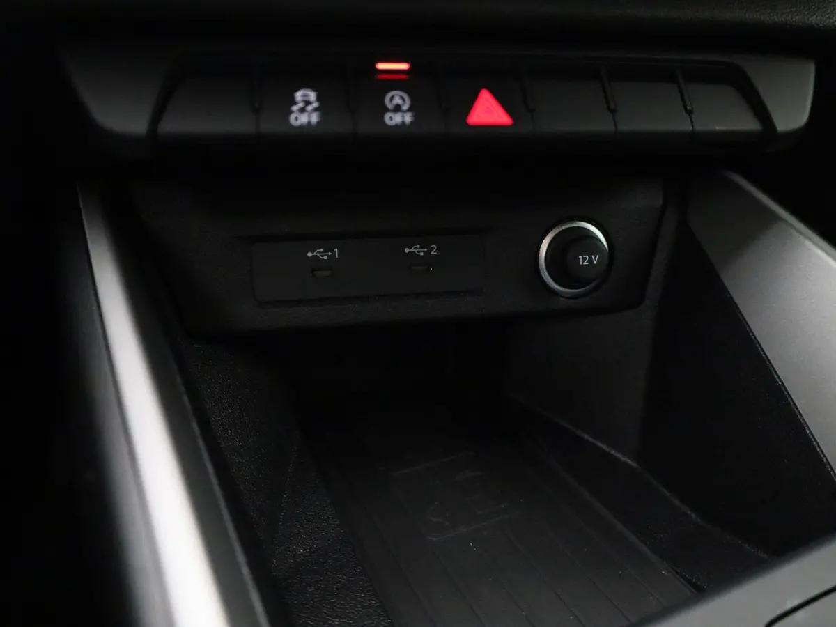 30 TFSI Advanced edition | Adaptive cruise control | Climate control | Audi smartphone interface | Stoelverwarming | Privacy glas | Parkeersensoren | Audi sound system