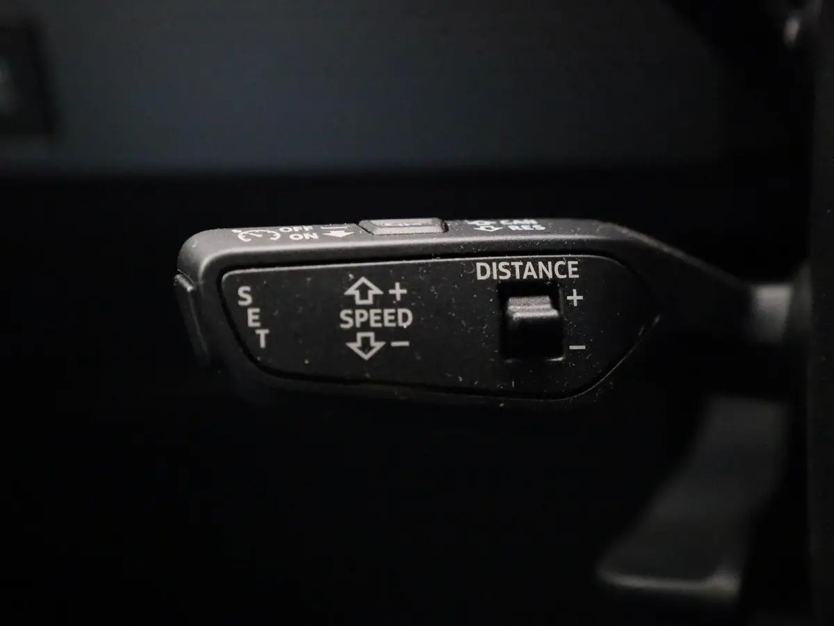30 TFSI Advanced edition | Adaptive cruise control | Climate control | Audi smartphone interface | Stoelverwarming | Privacy glas | Parkeersensoren | Audi sound system