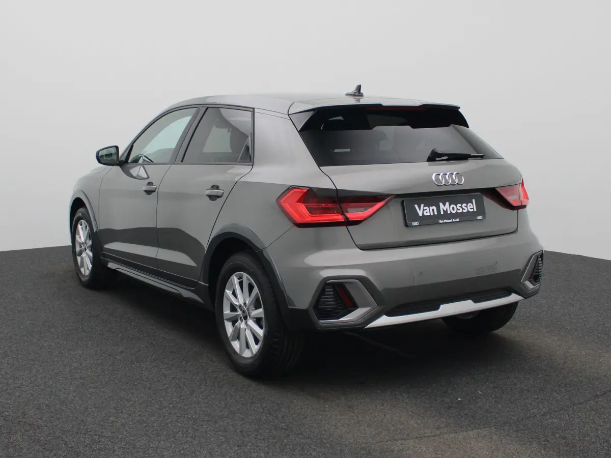 30 TFSI Advanced edition | Adaptive cruise control | Climate control | Audi smartphone interface | Stoelverwarming | Privacy glas | Parkeersensoren | Audi sound system