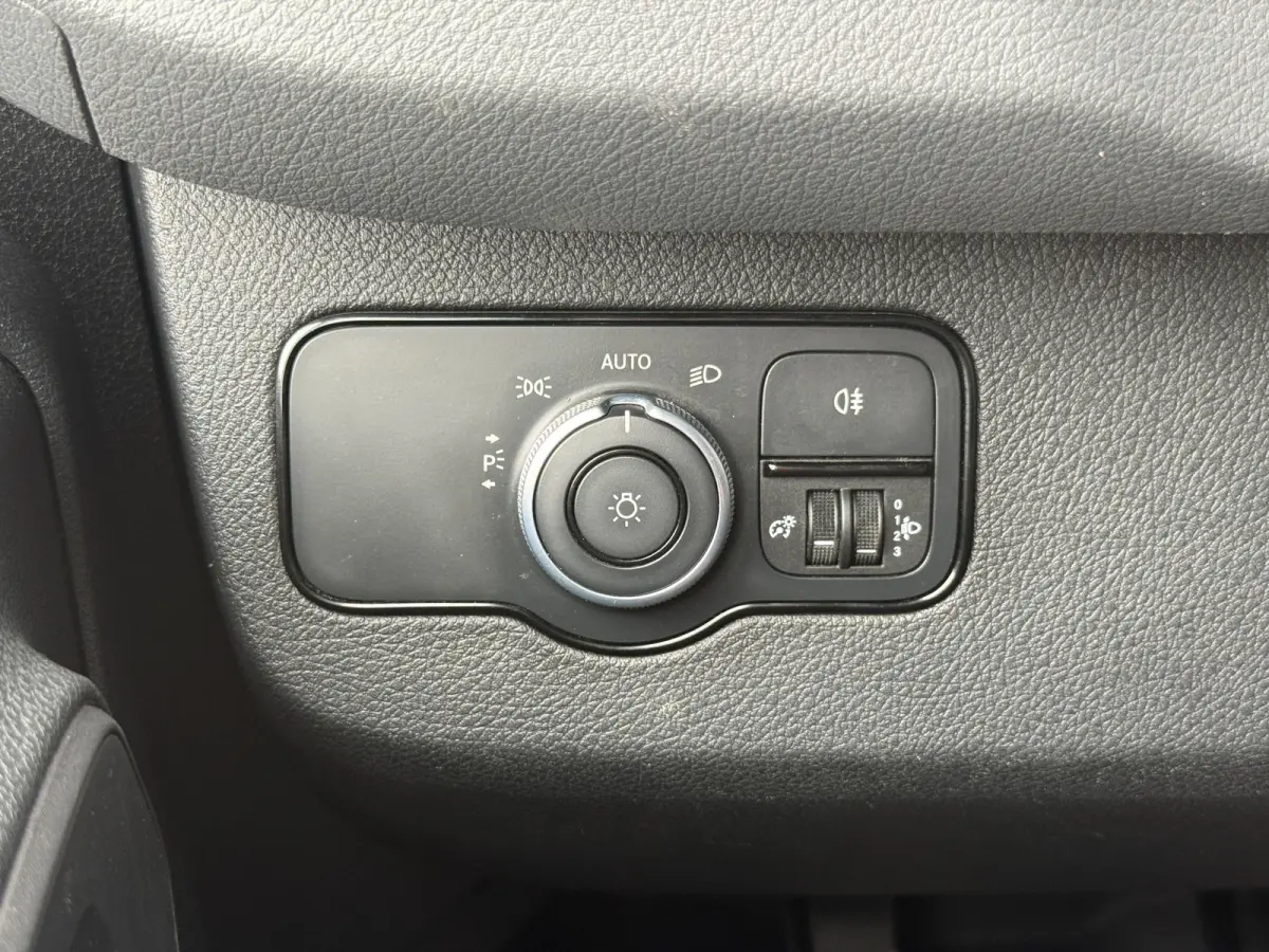 516 2.2 CDI L2H2 Dubbellucht 10-Inch MBUX 3,5t Trekhaak Climate Control Navigatie Parkeersensoren V + A