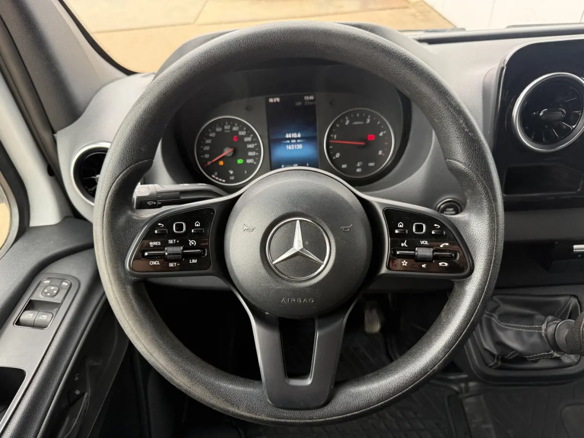 516 2.2 CDI L2H2 Dubbellucht 10-Inch MBUX 3,5t Trekhaak Climate Control Navigatie Parkeersensoren V + A
