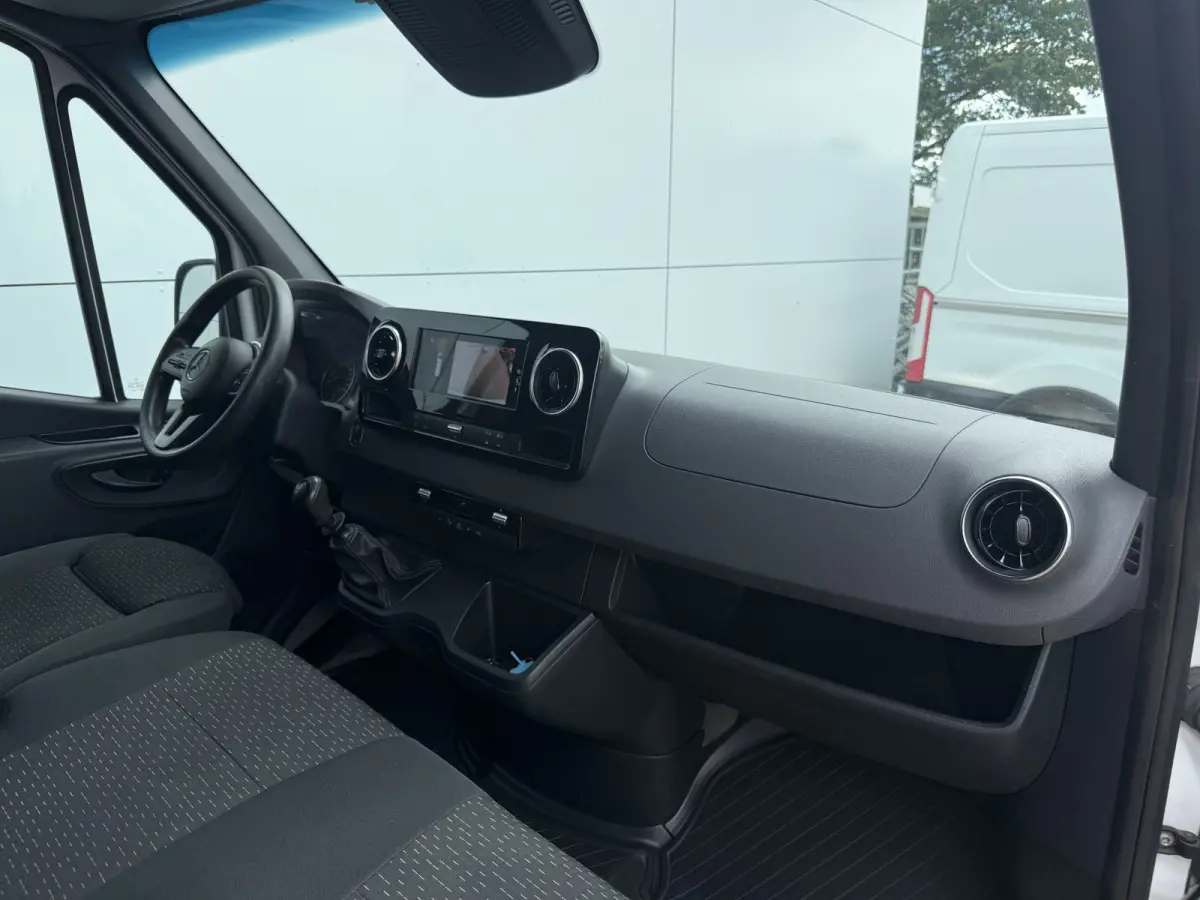 516 2.2 CDI L2H2 Dubbellucht 10-Inch MBUX 3,5t Trekhaak Climate Control Navigatie Parkeersensoren V + A