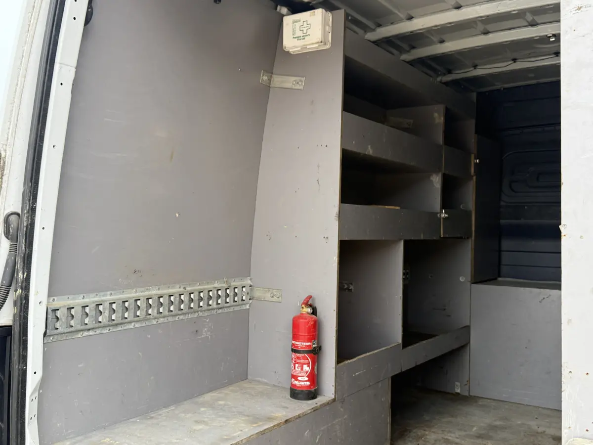 516 2.2 CDI L2H2 Dubbellucht 10-Inch MBUX 3,5t Trekhaak Climate Control Navigatie Parkeersensoren V + A
