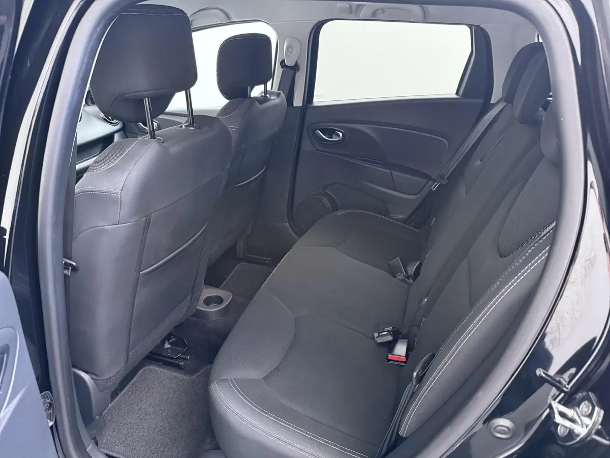 TCe 90 Limited | Apple CarPlay | Navigatie | Ruime Kofferbak |