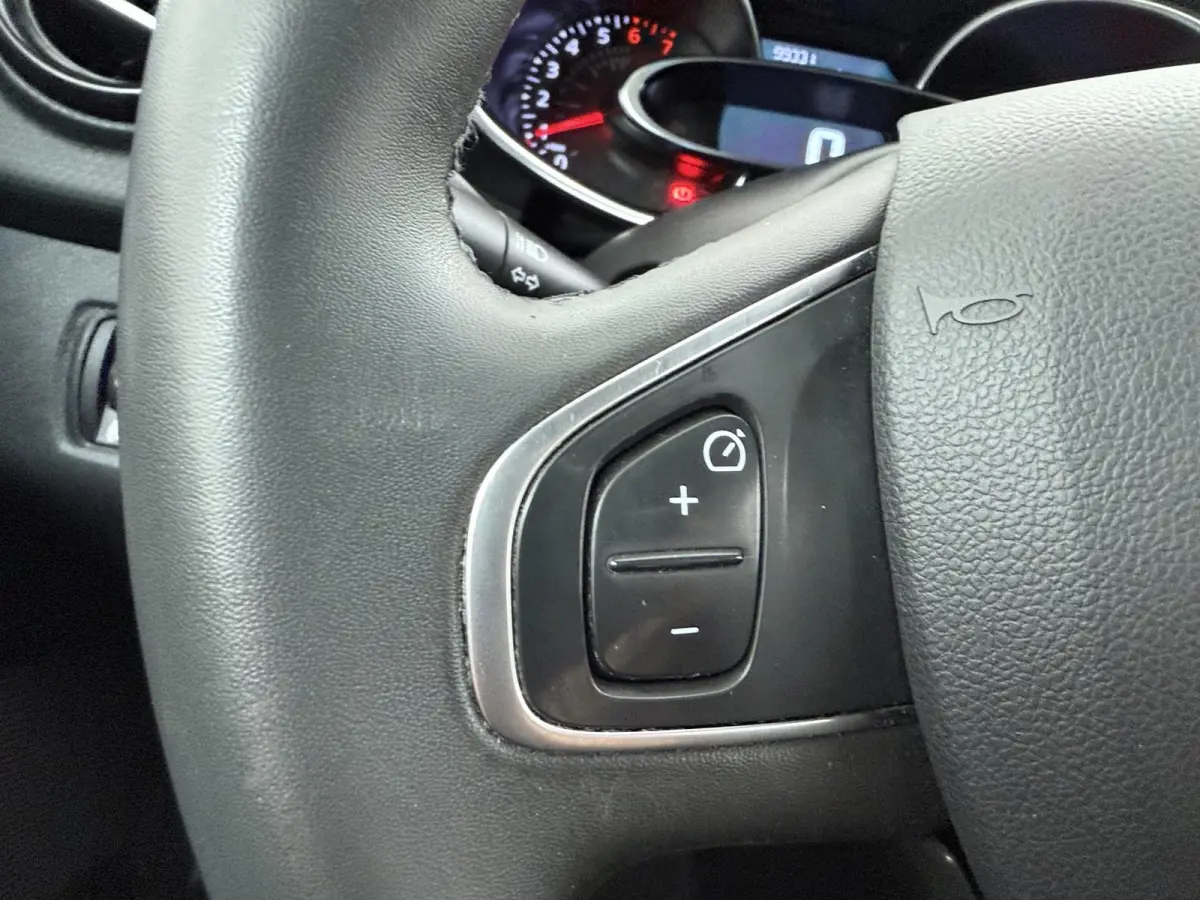 TCe 90 Limited | Apple CarPlay | Navigatie | Ruime Kofferbak |